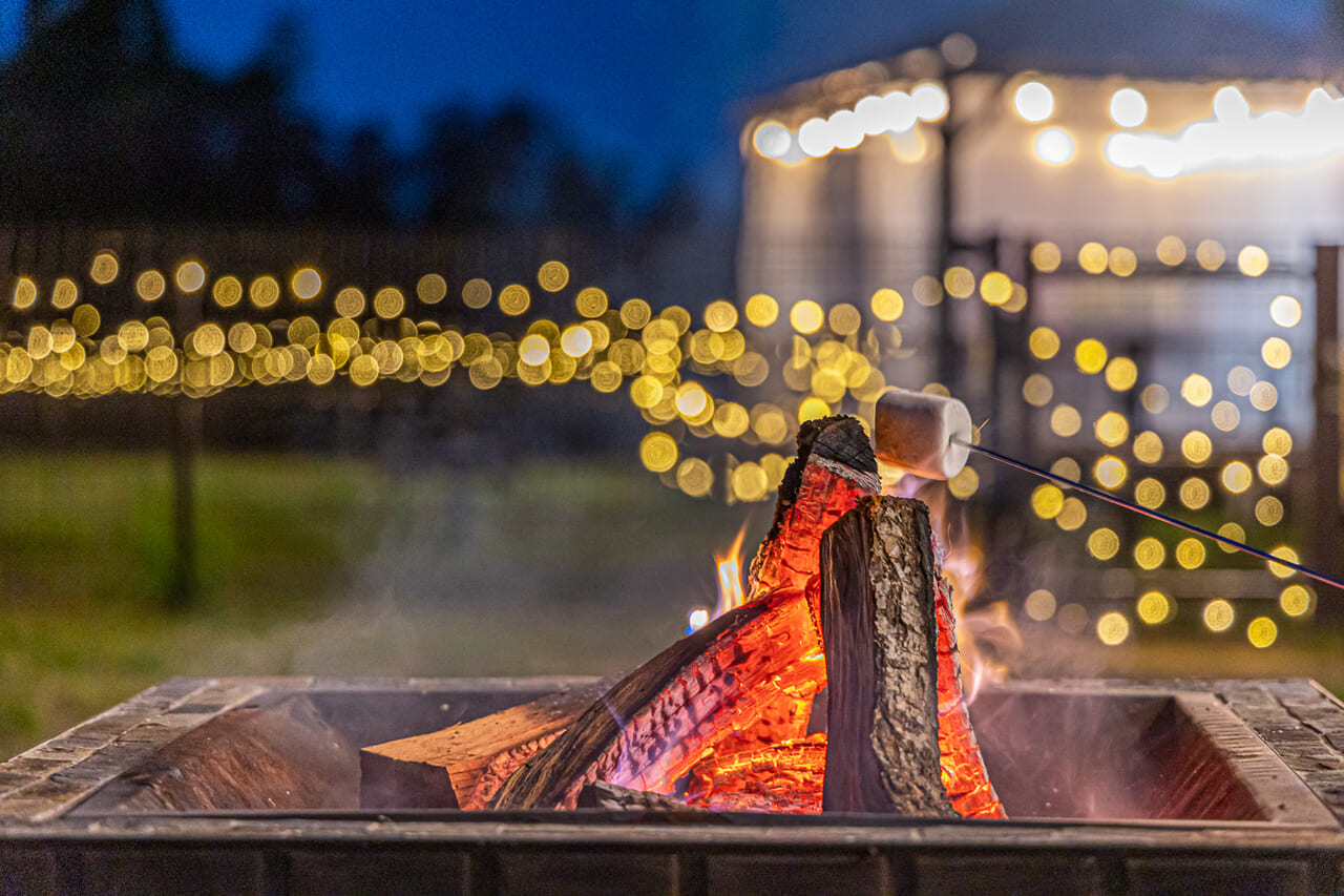 夜はキャンプファイヤー