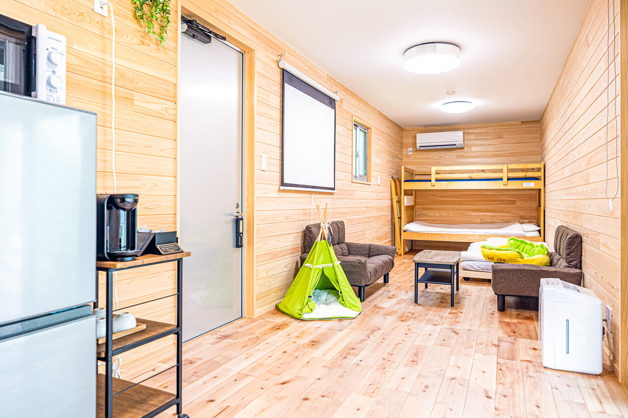 トレーラータイプの客室棟