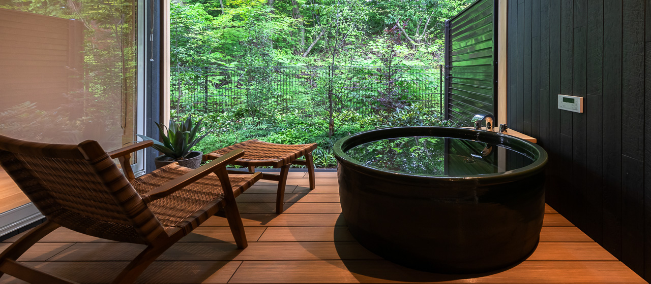 自然を感じる、客室内の天然温泉露天風呂