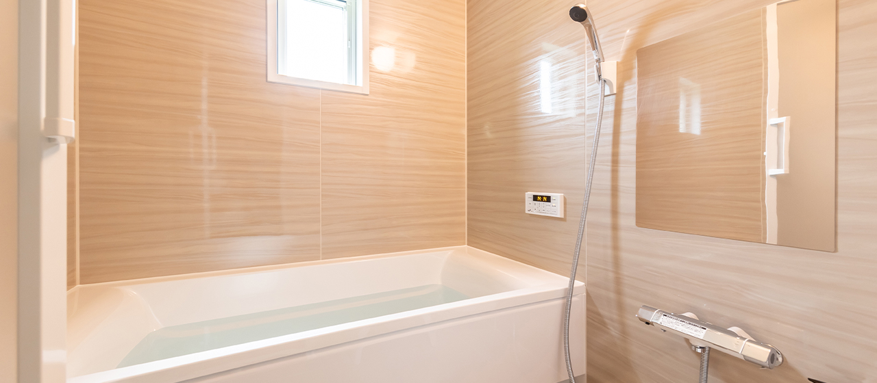 ゆっくりとくつろげる大き目のバスルーム